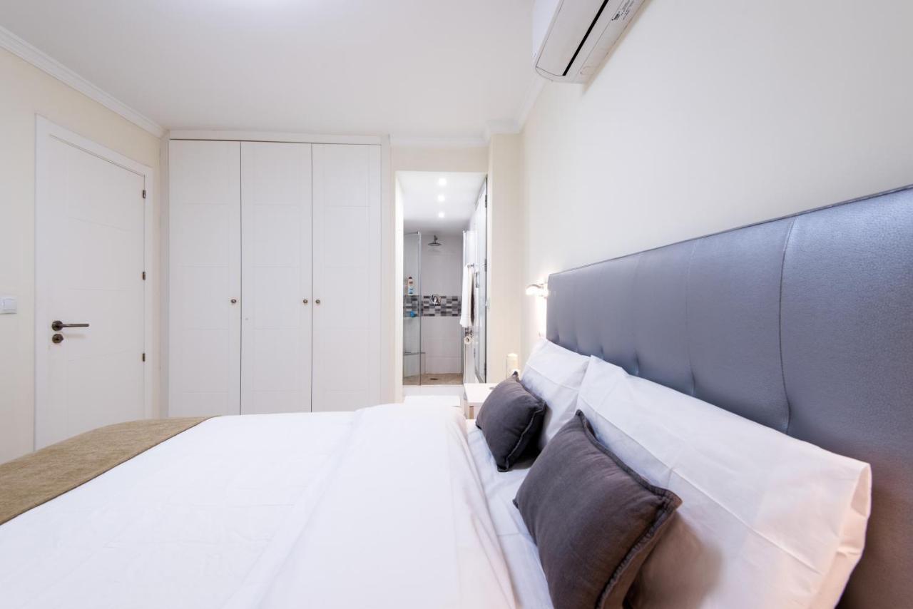 Front Apartment-1st Line Apartament